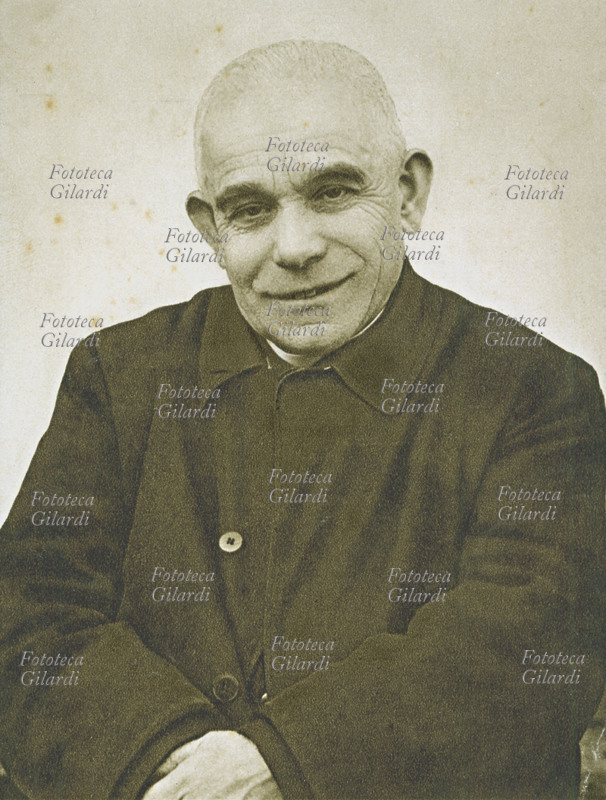 DON LUIGI ORIONE (1872-1940) Fondatore della Piccola Opera della Divina Provvidenza, Tortona (Alessandria). Ritratto fotografico. Beatificato da Papa Giovanni Paolo II il 26 ottobre 1980. Il 7 luglio 2003 è stato emanato il Decreto sul Miracolo di Don Orione, dando inizio al processo di Canonizzazione.