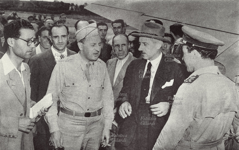 LIBERAZIONE Charles Poletti capo del Governo militare Alleato per la Lombardia e il Presidente del Consiglio Ferruccio Parri, già Comandante Formazioni \