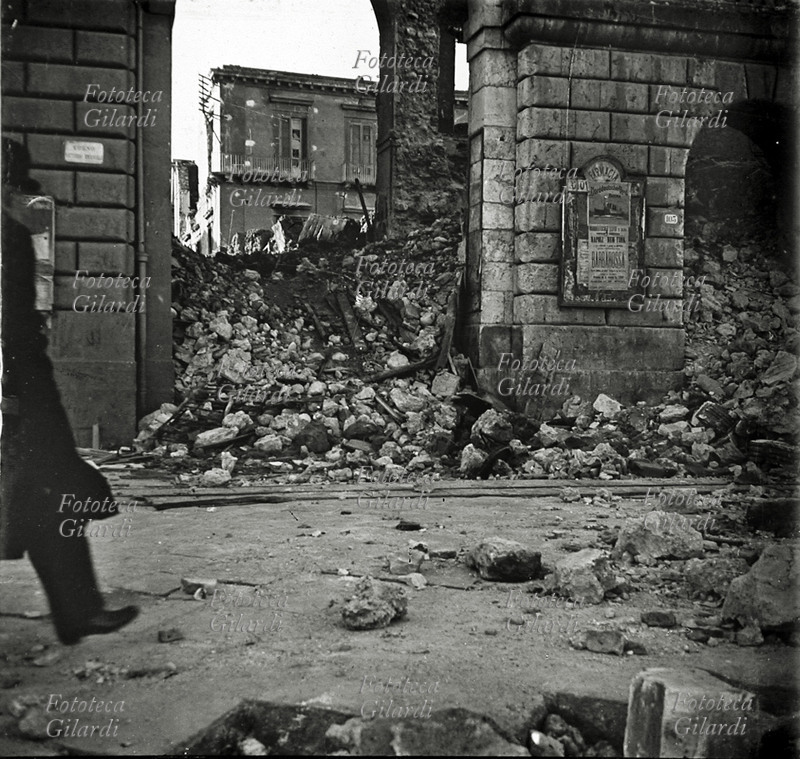 TERREMOTO CALABRO SICULO 1908 Veduta fotografica delle rovine del Duomo. Messina, 28 dicembre 1908