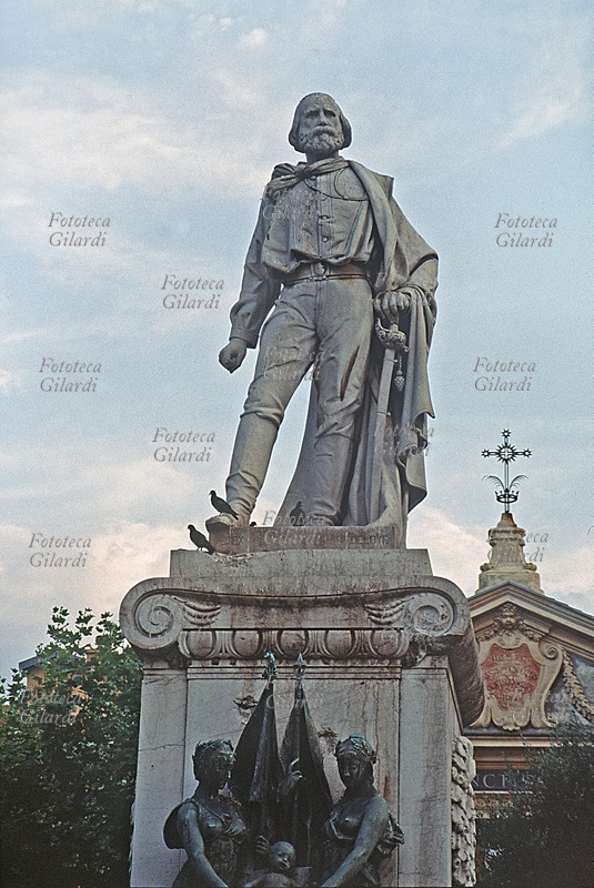 NIZZA Statua raffigurante Giuseppe Garibaldi (4 luglio 1807 – 2 giugno 1882) dedicata all\