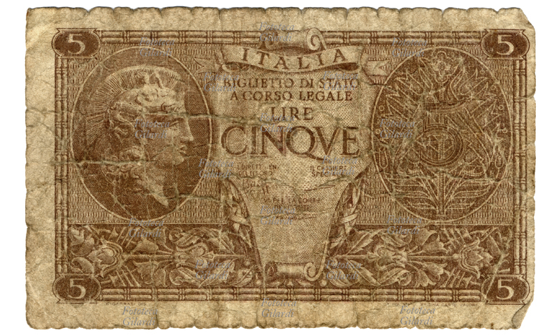 MONETA banconota da cinque lire - Biglietto di Stato a corso legale, esemplare abbastanza consumato e con segni di usura, pieghe e tagli; banconote disegnate nel 1944, emissioni in base al decreto antecedente del 20/05/1935, in tre emissioni datate luglio 1946, 1947 e 1952