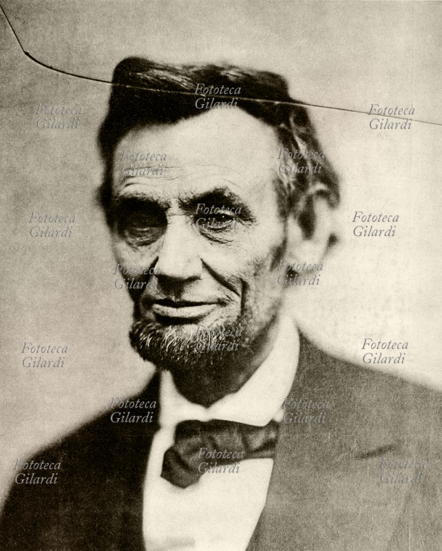 Abraham LINCOLN (12 febbraio 1809 – 15 aprile 1865), politico e avvocato statunitense, 16º presidente degli Stati Uniti dal 4 marzo 1861, il primo appartenente al Partito Repubblicano. Ritratto fotografico in primo piano. L\