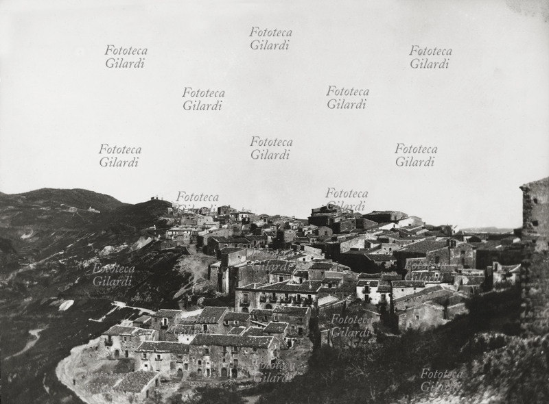 Giovanni VERGA (1840-1922) Veduta di Vizzini (Catania) dal lato Sud nel maggio 1892 Fotografia dello stesso Giovanni Verga, Sicilia