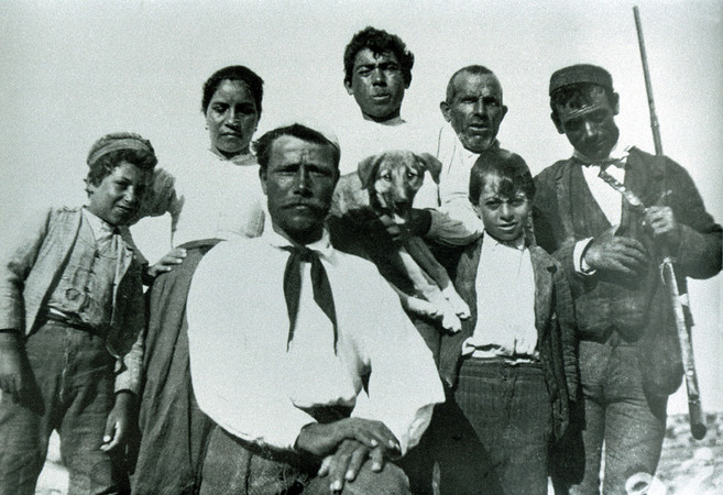 LA FAMIGLIA DI TURI CULEDDA LA FAMIGLIA DI TURI CULEDDA