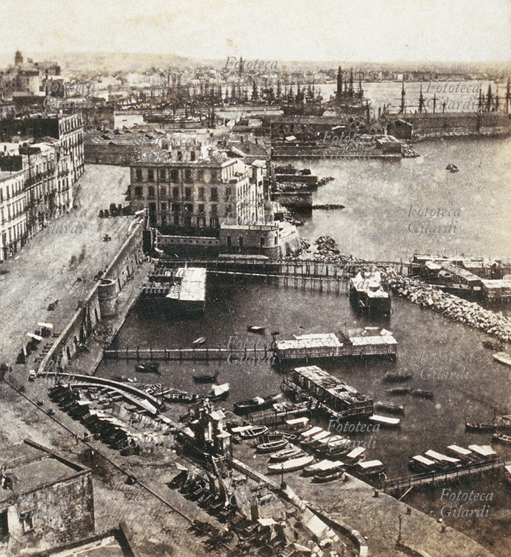 NAPOLI Veduta del porticciolo Santa Lucia. Fotografia di Giorgio Sommer, 1860 circa