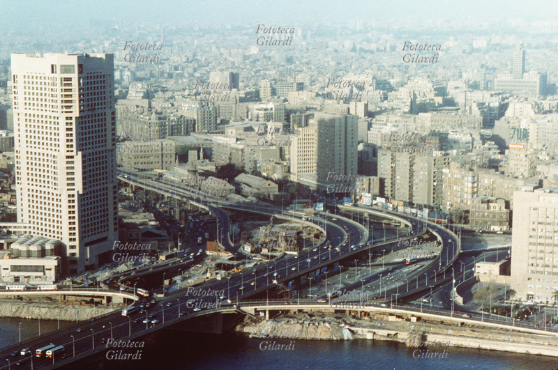 EGITTO Il Cairo, veduta del ponte 6 ottobre. Fotografia, 1980 circa.