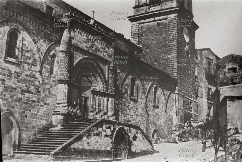 Giovanni VERGA (1840-1922) Lato Sud della Matrice. Fotografia di Giovanni Verga, Vizzini (Sicilia) 3 maggio 1892