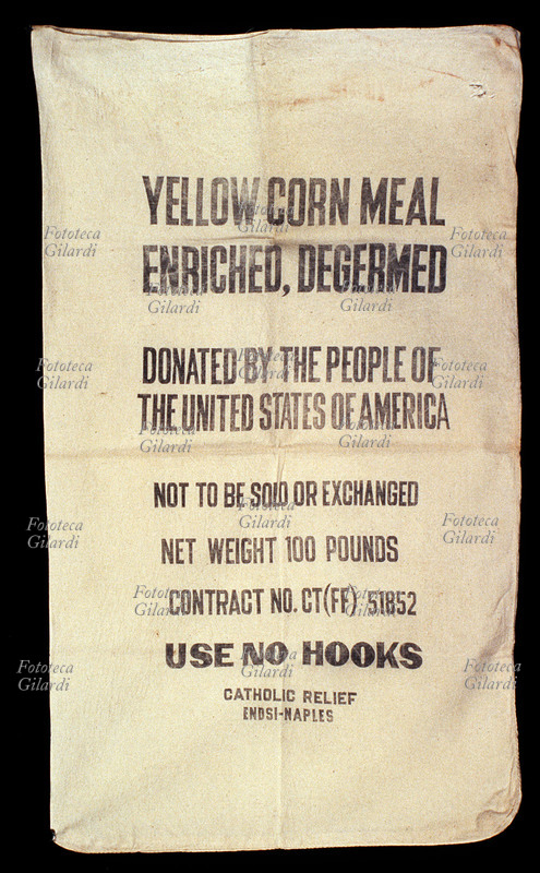 DOPOGUERRA aiuti alimentari dagli alleati. Sacco che riporta la seguente dicitura: \