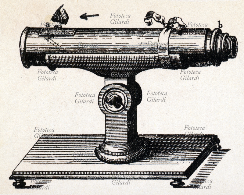 CAMERA OBSCURA tubolare e reflex, in alto la freccia indica l\