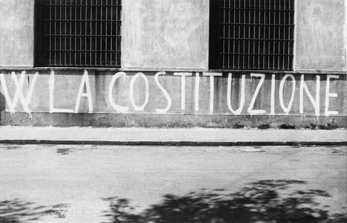 W LA COSTITUZIONE W LA COSTITUZIONE