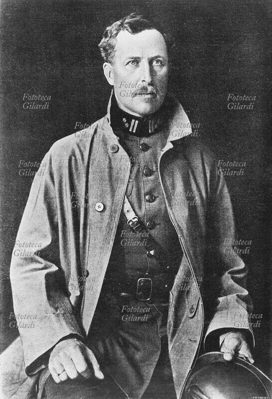 ALBERTO re dei Belgi (8 aprile 1875 – 17 febbraio 1934) ritratto fotografico, in divisa, in visita al fronte italiano. Febbraio 1918.