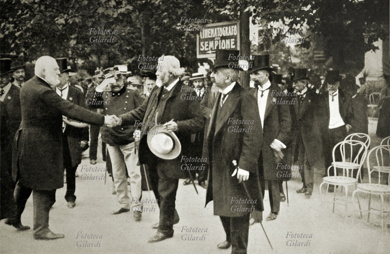 ESPOSIZIONI visitatori all\