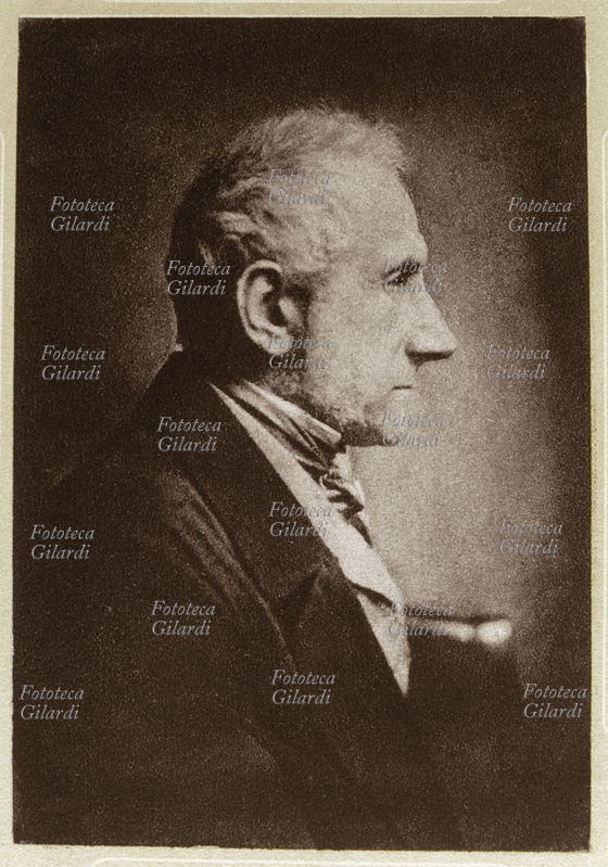 Alessandro MANZONI (7 marzo 1785 - 22 maggio 1873), scrittore, poeta e drammaturgo italiano. Ritratto fotografico di profilo, Italia 1865 circa.