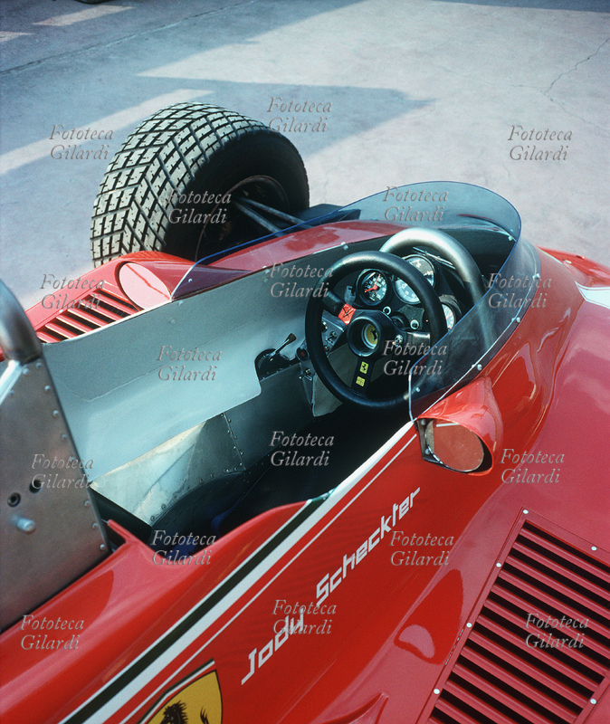 AUTOMOBILI Box della Ferrari a Maranello. Dettaglio dell\