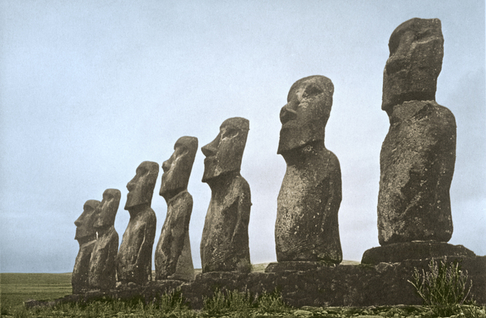 MOAI DELL ISOLA DI PASQUA MOAI DELL ISOLA DI PASQUA