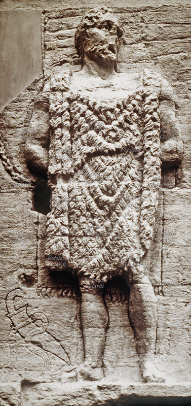 ANTICA ROMA Guerriero gallo condotto prigioniero. Rilievo dall\