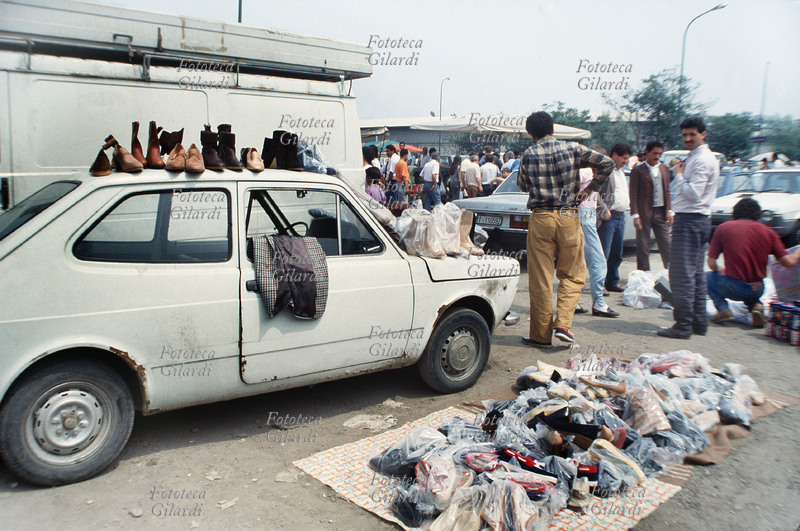 COMMERCIO Veduta del mercato/usato della \