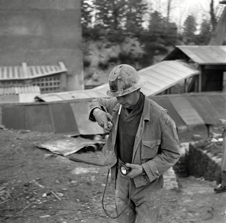 MINATORE DELLA MINIERA DI MONTE AMIATA MINATORE DELLA MINIERA DI MONTE AMIATA