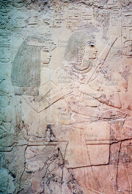 ANTICO EGITTO Tebe, Tomba del re Ramesse. Rilievo della sala ipostilo. Amenophis, fratello di Ramesse, con la moglie May XIII secolo a.C.