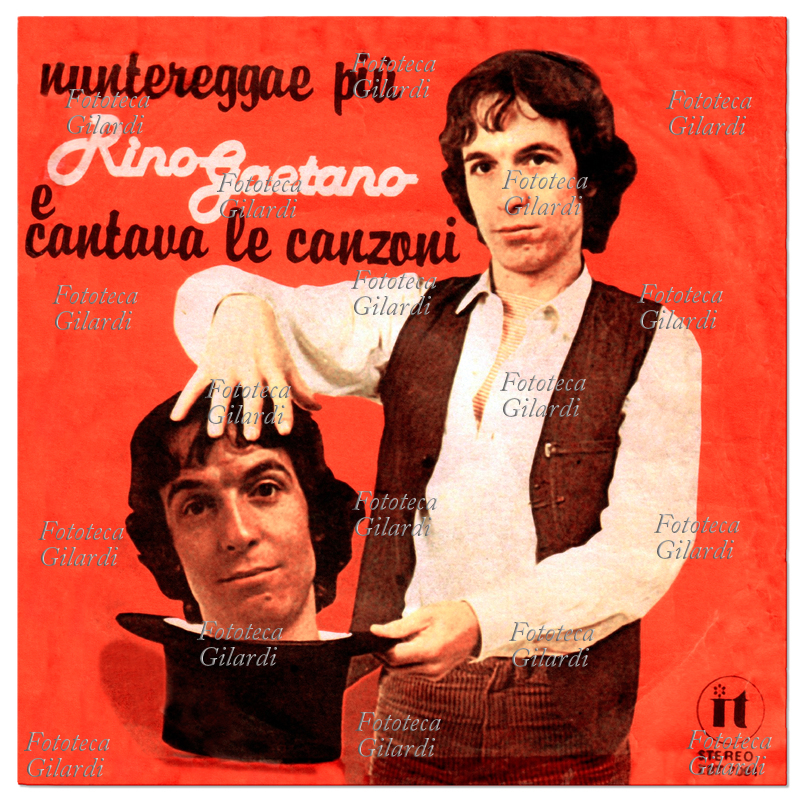 MUSICA copertina del disco a 45 giri "Nuntereggae più" di Rino Gaetano (29 ottobre 1950 – 2 giugno 1981) un lungo, impietoso testo di denuncia sulla situazione dell\