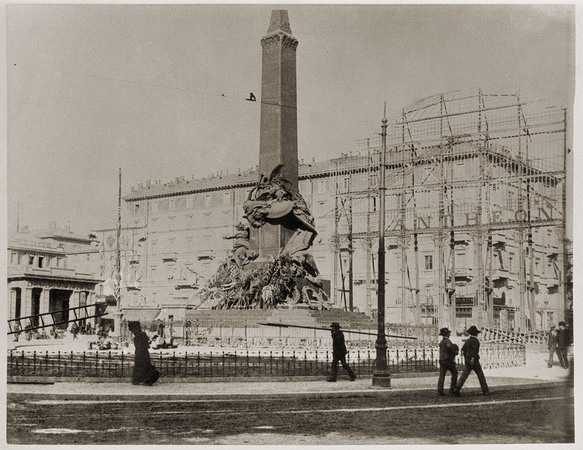 PUBLIC SQUARE FIVE DAYS MILAN 1920 PUBLIC SQUARE FIVE DAYS MILAN 1920