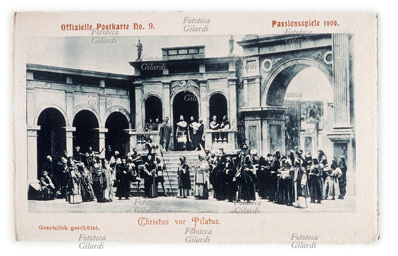 GESÙ CRISTO dinnanzi a Pilato. Da rara serie fotografica sul dramma della Passione, in una rappresentazione tedesca. Cartolina postale, fotocollografia 1900