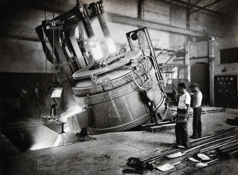 INDUSTRIA SIDERURGICA Nel 1933, in pieno periodo fascista, nascono prima l\