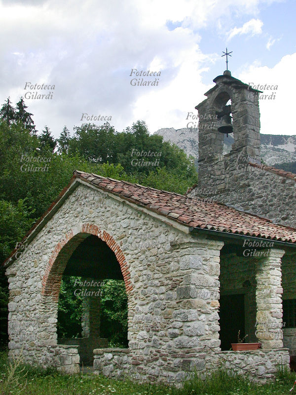 TEMPLARI Chiesetta di San Nicolò, romitorio dei cavalieri templari degli Alzeri. Piano d\