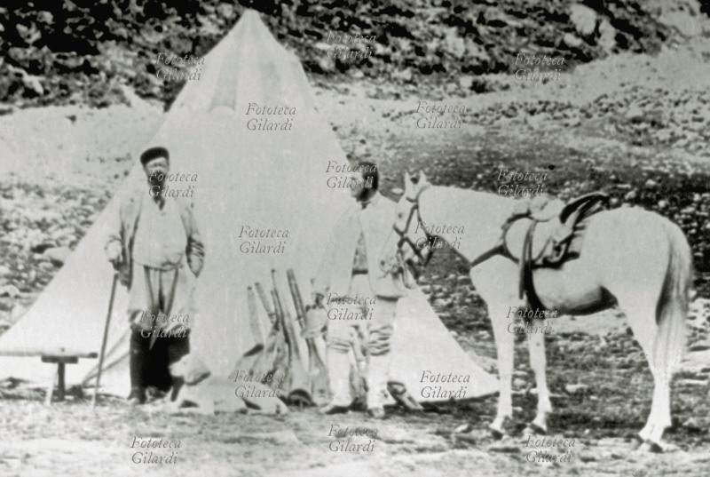 VITTORIO EMANUELE II di Savoia (14 marzo 1820 – 9 gennaio 1878) a caccia nella sua riserva reale a Venaria (TO). Italia, 1861.