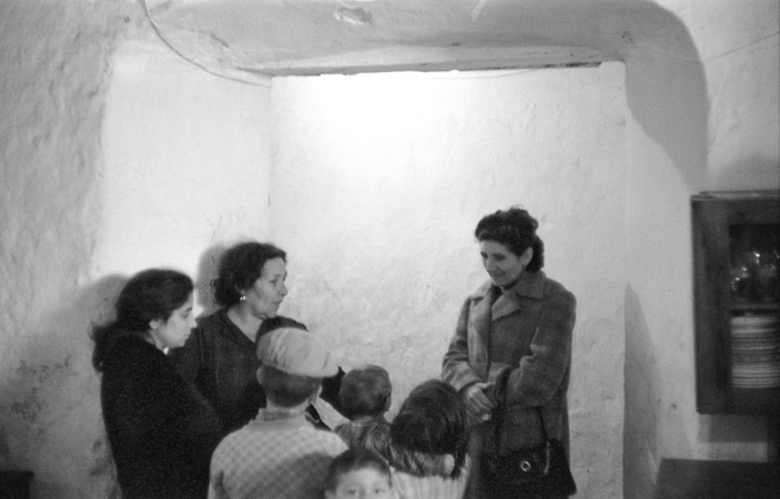 CROTONE LA MISERIA NON INCRINA LA GENEROSA OSPITALITÀ CALABRESE CROTONE LA MISERIA NON INCRINA LA GENEROSA OSPITALITÀ CALABRESE