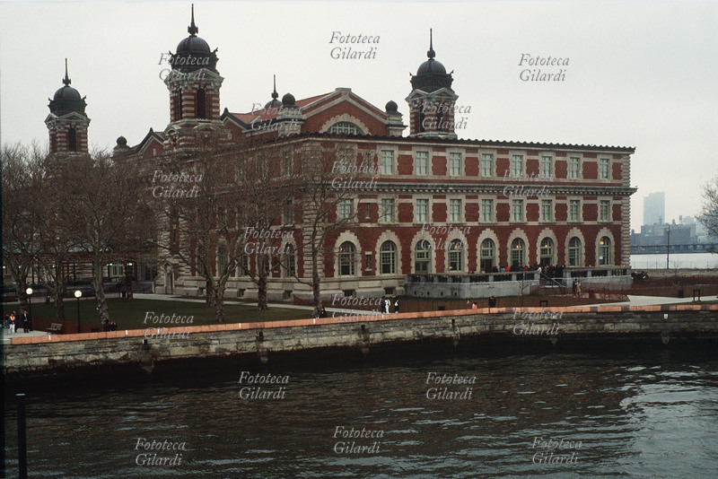 ELLIS ISLAND L\