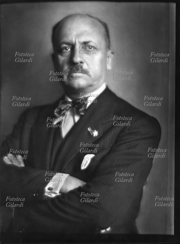 Filippo Tommaso MARINETTI (22 dicembre 1876 – 2 dicembre 1944), poeta, scrittore e drammaturgo italiano, nel 1909 pubblicò sul quotidiano parigino \