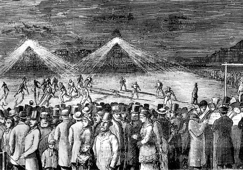 STORIA DEL CALCIO La prima partita giocata in notturna con illuminazione elettrica. Incisione dell\