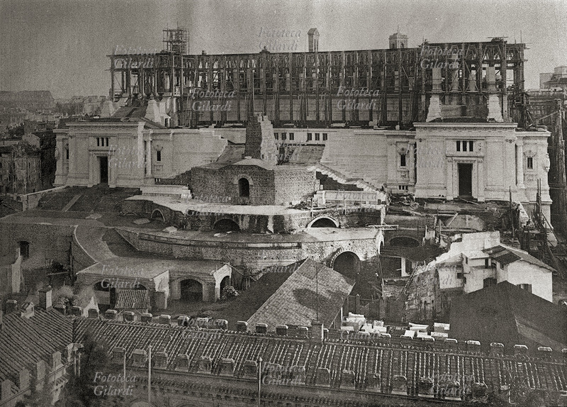 VITTORIANO Roma: il monumento a Vittorio Emanuele II in costruzione, progetto di Giuseppe Sacconi. I lavori di completamento dell\
