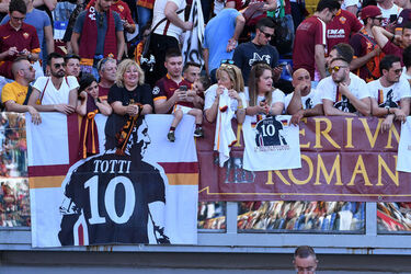 28.05.2017 Roma vs Genoa 3 2. Striscioni per Totti. 27 Photos 28.05.2017 Roma vs Genoa 3 2. Striscioni per Totti. 27 Photos