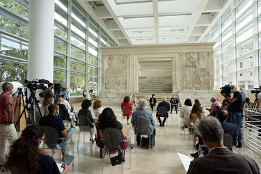 Roma 16.07.2021 Ara Pacis Cippo pomeriale romano. G.Leanza ph