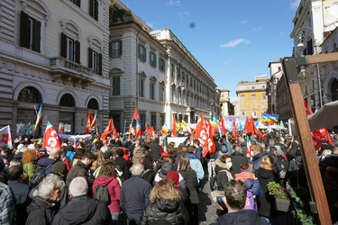 26.02.2022 Roma Pza Santi Apostoli Corteo contro Guerra 26.02.2022 Roma Pza Santi Apostoli Corteo contro Guerra