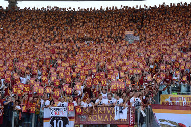 28.05.2017 Roma vs Genoa 3 2. Striscioni per Totti. 27 Photos 28.05.2017 Roma vs Genoa 3 2. Striscioni per Totti. 27 Photos