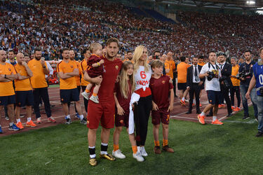 28.05.2017 Roma vs Genoa 3 2. Totti la Festa. 32 Photos 28.05.2017 Roma vs Genoa 3 2. Totti la Festa. 32 Photos