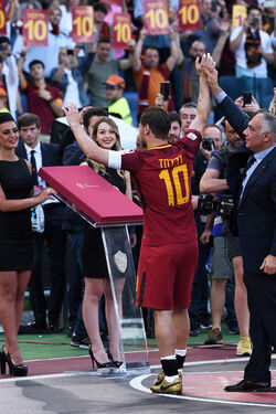 28.05.2017 Roma vs Genoa 3 2. Totti la Festa. 32 Photos 28.05.2017 Roma vs Genoa 3 2. Totti la Festa. 32 Photos