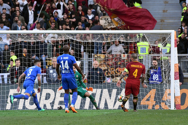 07.04.2018 Roma vs Fiorentina 0 2 photos 24