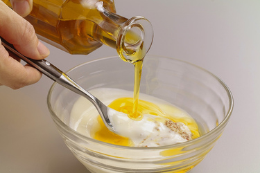 INSALATA DI INDIVIA E GAMBERI CON SALSA DI YOGURT