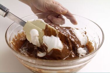 MOUSSE AL CIOCCOLATO CON TORRONE