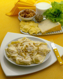 RAVIOLI AL GORGONZOLA CON NOCI