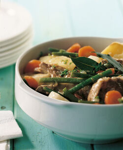 SPEZZATINO D AGNELLO CON VERDURE