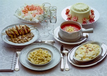 MEN&Ugrave; FESTIVO PUDDING SVIZZERO FILETTO DEL NORD GNOCCHETTI DI FORMAGGIO ZUPPA AL GRUVIERE GRATIN DELIZIOSO