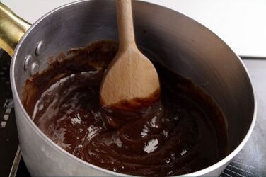 MOUSSE AL CIOCCOLATO CON TORRONE