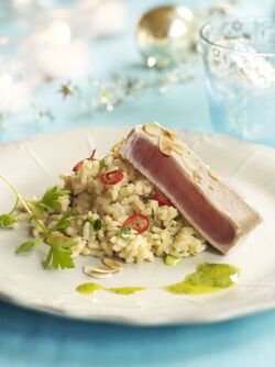 TONNO ALLE MANDORLE CON TORTINO DI RISO