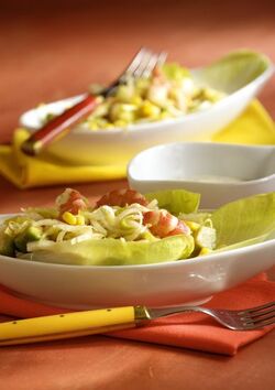 INSALATA DI INDIVIA E GAMBERI CON SALSA DI YOGURT