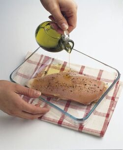 PETTI DI POLLO AL VAPORE IN SALSA DI FUNGHI